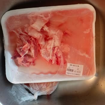 Edemen Et ve Et Ürünleri (Bursa) Yağsız Et Etiketine Rağmen Yağlı Ve Sinirli Et Satışı