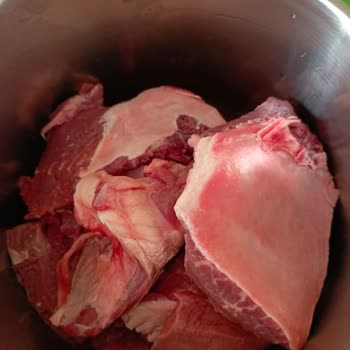 Edemen Et ve Et Ürünleri (Bursa) Yağsız Et Etiketine Rağmen Yağlı Ve Sinirli Et Satışı