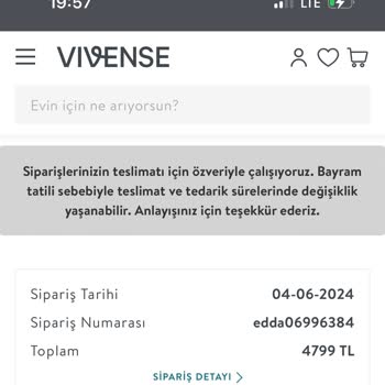 Vivense Makyaj Masası Hasarlı Ürün