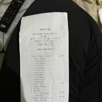 Burger King İnsanın Yiyeceği Ekmekle Dalga Geçmeyin