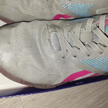 FLO Ayakkabı Reebok Marka Ayakkabı Aldık Dış Kuması Büzülmeler Oldu