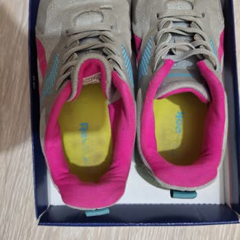 FLO Reebok Marka Ayakkabı Dış Derisi 10 Günde Deforme Oldu