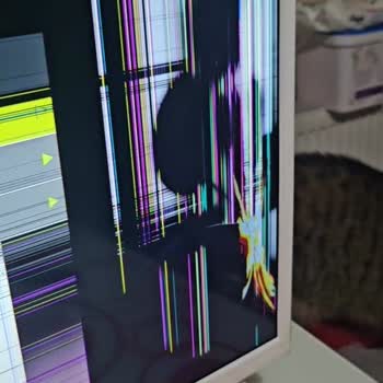 Media Markt Kusurlu Ürün Satıyor