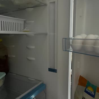 Sıfır Bosch Buzdolabı Arızalı Ve Fabrika İlgilenmiyor