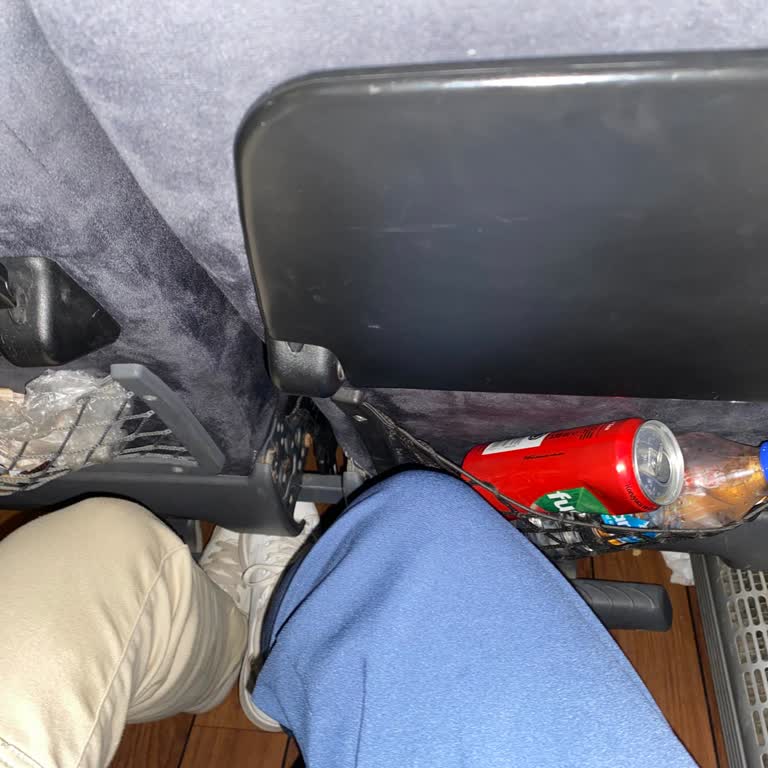 Metro Turizmin Pis Ve Geç Gelen Arabaları