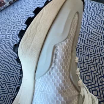 New Balance Ayakkabı Kalitesi Ve Müşteri Hizmetleri Hakkında Hayal Kırıklığı!