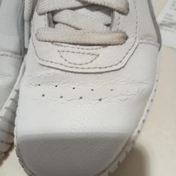Deichmann Ayakkabımın Üstünde Çatlamalar Oluştu Tabanda Sıkıntı Var