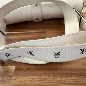 Calvin Klein Mağazada Yerlerde Sürünmüş Ürünün Boyner Tarafından Bana Gönderilmesi