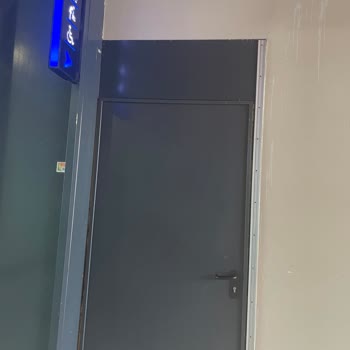 Ritim İstanbul AVM Ritim İstanbul Yürüyen Merdiven Çalışmıyor Tuvaletler Kilitli