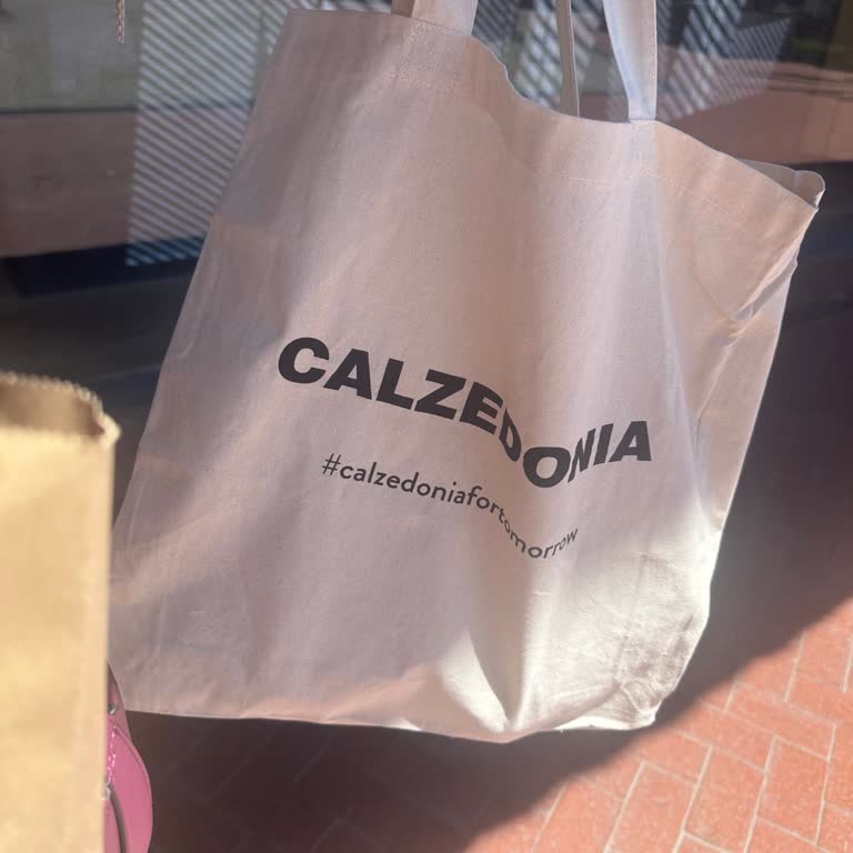 Calzedonia Talep Etmeden Satılan Bez Çanta