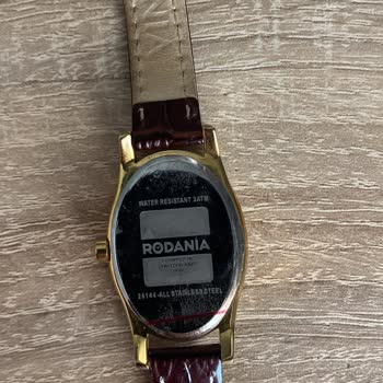 Pırlant Mağazası Pazar Malı Gibi Kordon Göndermişler 2.800 ₺ Aldığım Saate Yakışmadı.