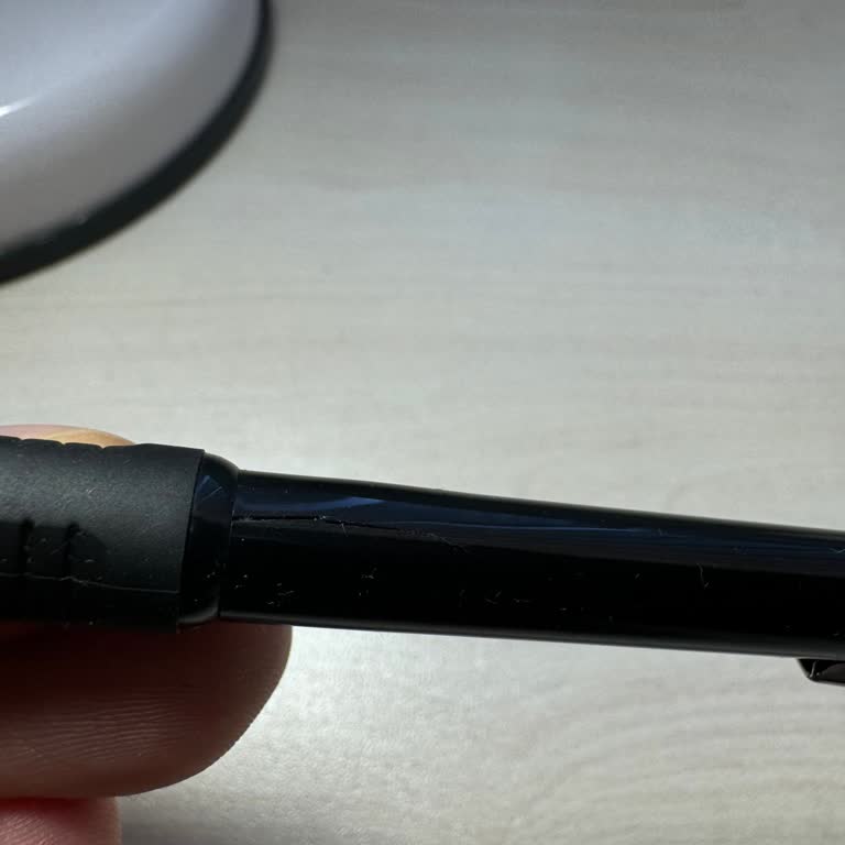 Faber-Castell Grip 1345 Kalemimde Oluşan Çatlak