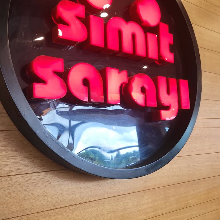 Simit Sarayı'nda Hayal Kırıklığı: Kötü Çay Ve Yüksek Fiyatlar