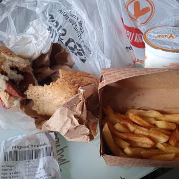 Köfteci Yusuf Samsun Körfez Şubesi Bayat Ürün Gönderip İade Almadı