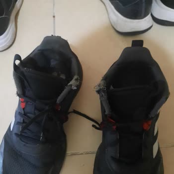 Adidas Spor Ayakkabı Deforme