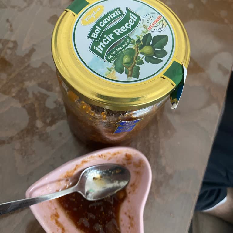 Tuğba Kuruyemiş Cevizli İncir Reçeli Saç Çıktı