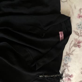 Tuba Mutioğlu Ürünüm Hatalı Geldi Ve Kumaş Kalitesi Çok Kötü