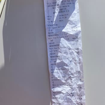 Özdilek AVM de Bulunan Avon Satış Danışmanın Yanlış Ürün Satması