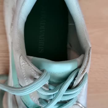 Stradivarius Kalitesiz Ayakkabıları 1hafta Giyemeden Paramparça Oldu