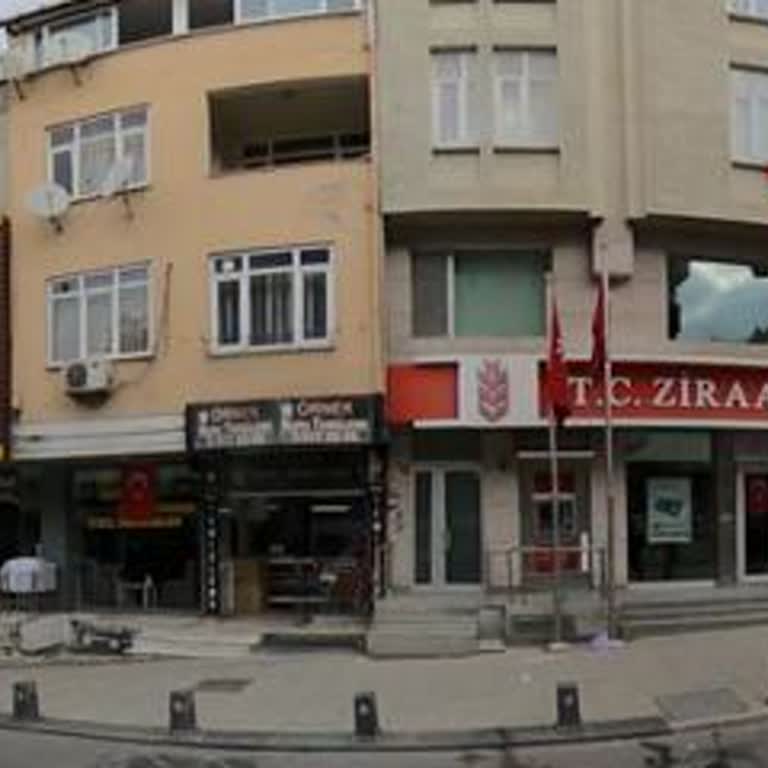 Ziraat Bankası Görevlisi Müşteri Azarlıyor