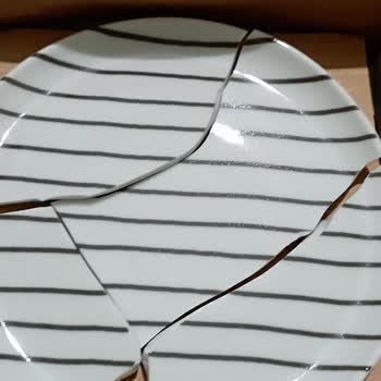 Kütahya Porselen Uygulamasından Aldığım Ürünlerin 3 Tane Kırık