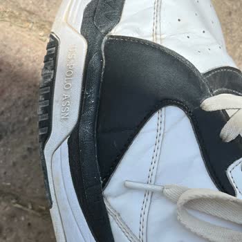 FLO Ayakkabı Polo Marka Spor Ayakkabıda Erken Aşınma Sorunu