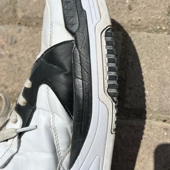 FLO Ayakkabı Polo Marka Spor Ayakkabıda Erken Aşınma Sorunu