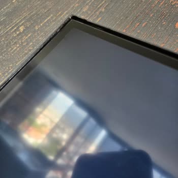 Axen Webos Uygulama Çeşitliliği Çok Eksik, Malzeme Kalitesi Yerin Dibi