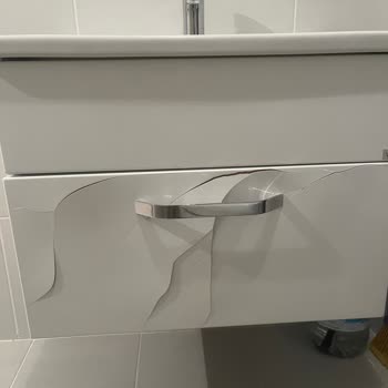 Vitra Banyo Dolap Kapağı Kaplaması Patlamış!