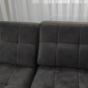 Kelebek Mobilya Martis Koltuklarının Sırt Kısmı Yamuk Duruyor