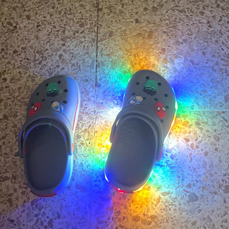 LCW Lisanslı Cross Işıklı Terlik İlk Kullanımdan Sonra Çalışmıyor