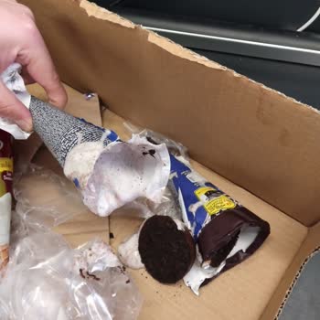 A101 Dondurma Aldım 2 Dakika Olmadan Eridi İade Almadılar