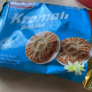 Torku Kremalı Bisküvide Krema Yok