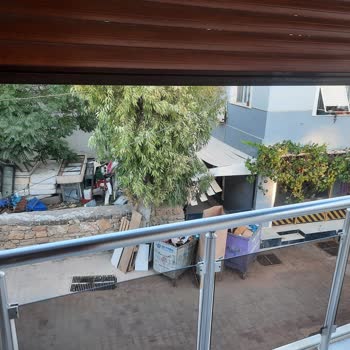 Çeşme Belediyesi Çeşme Dalyan Çeyiz Dikimevi Yanındaki Çöpler Alınmalı