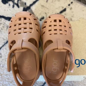 Boyner Uygulaması Numaraları Farklı Sandalet Gönderdi
