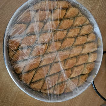 Liva Pastanesi (livashop.com) Liva Pastanelerinin Eksik Ve Pişmemiş Ürün Göndermesi