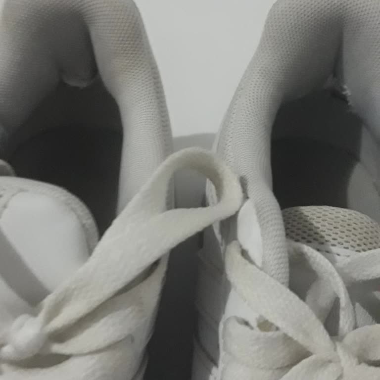 adidas Yalı Spor'dan Aldığımız Ayakkabının Kısa Sürede Yırtılması Ve İlgisizlik