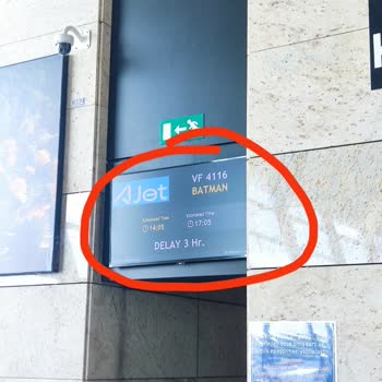 Ajet'in Batman Uçuşunda Uzun Süreli Gecikme Ve Bilgi Eksikliği