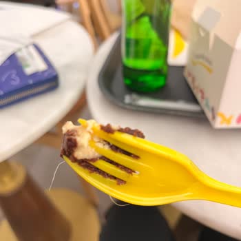Magnolia Shop Tatlının İçinden Bir Şey Çıktı!
