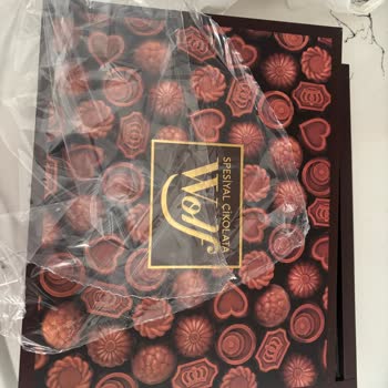 BİM Kim Aldı Çikolataları?