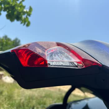 Renault Megane Kendi Kendine Çatlayan Stoplar