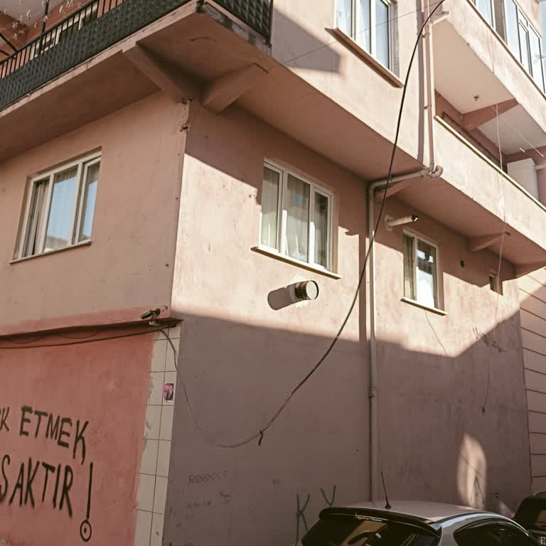 Türk Telekom Kablo Bağlantı Yerinden Çıkmış Durumda