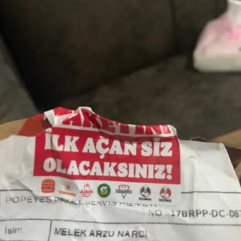 Popeyes Kutuda Böcekli Tavuk Menü