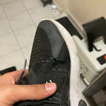 Nike Ürününün Arkasında Durmuyor Ve Çalışanları Pes Dedirtiyor