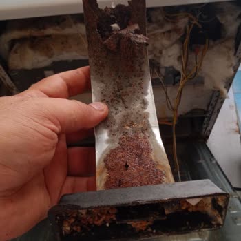 Arçelik Fırının Tepesi Çürüme Yaptı Delindi