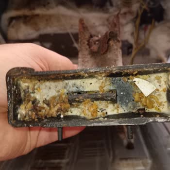 Arçelik Fırının Tepesi Çürüme Yaptı Delindi