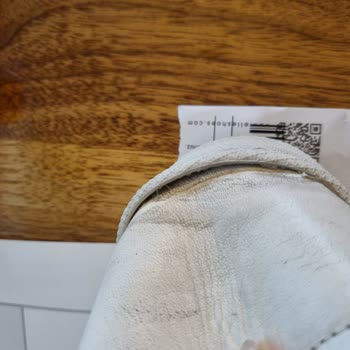 Elle Ayakkabı 1 Haftada Çöp Oldu.