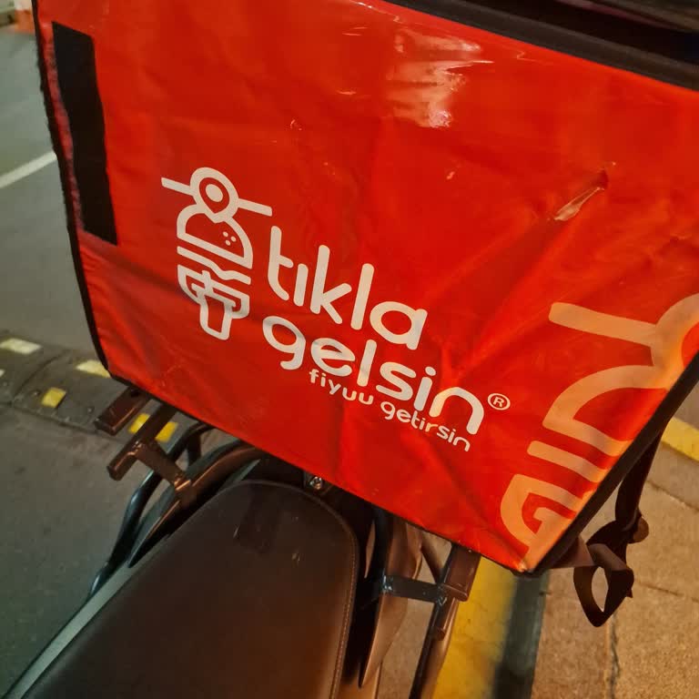 Tıkla Gelsin Abrakadabra Burger'den Gelen Soğuk Ve Gecikmiş Sipariş