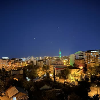 Teknosa İPhone 14 Pro Kamera Merceği Çizik