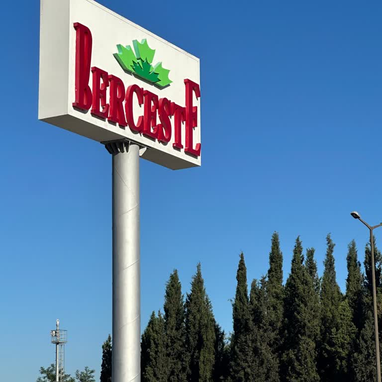 Berceste Dinlenme Tesisleri Garson Üzerime Yürüdü